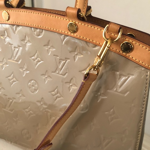 Monogram Vernis Brea MM - Picture 1 of 6
